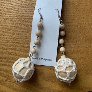 NWT yarn corkscrew ball long earrings🖤must bundle